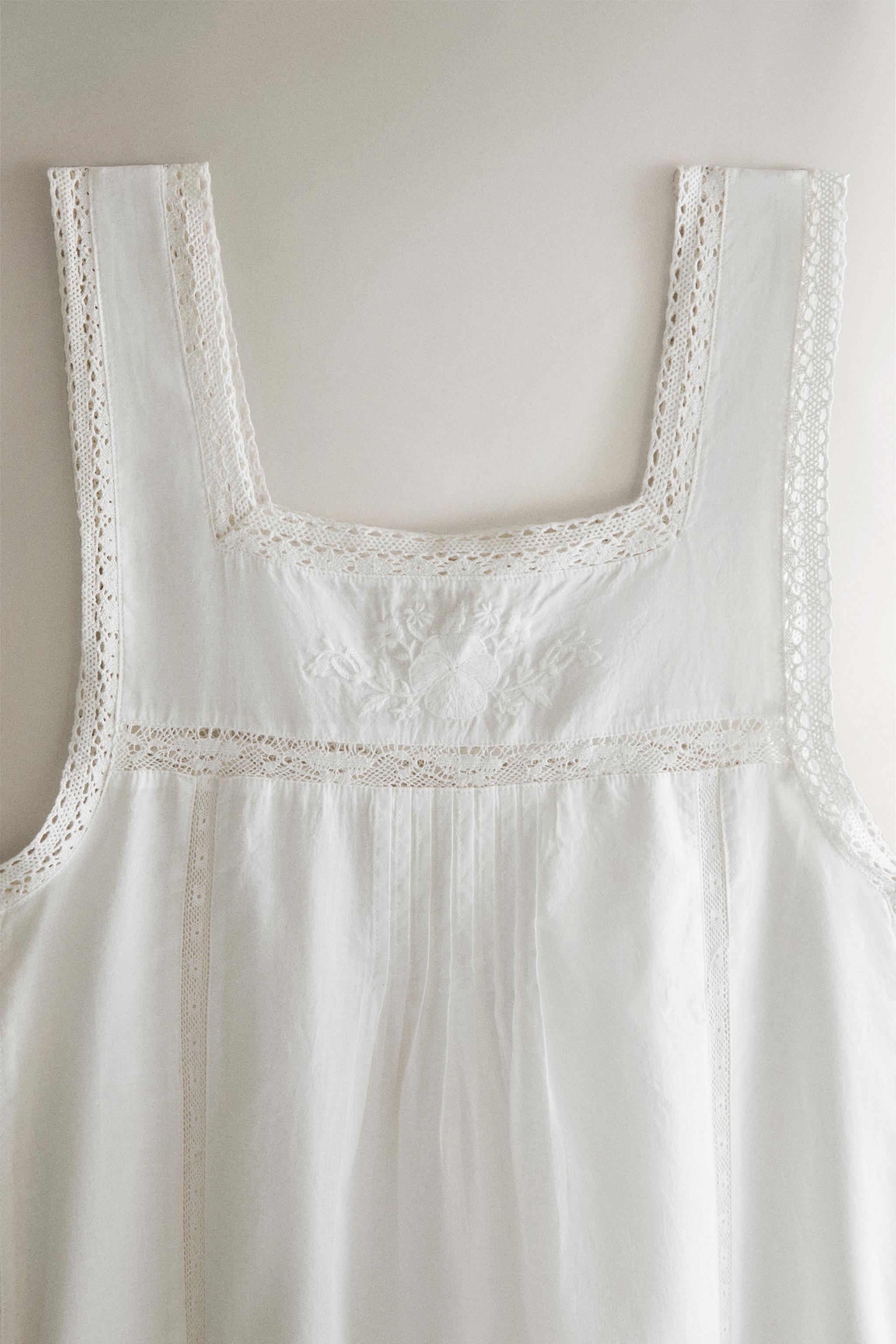LONG TOP WITH SIDE SLITS
